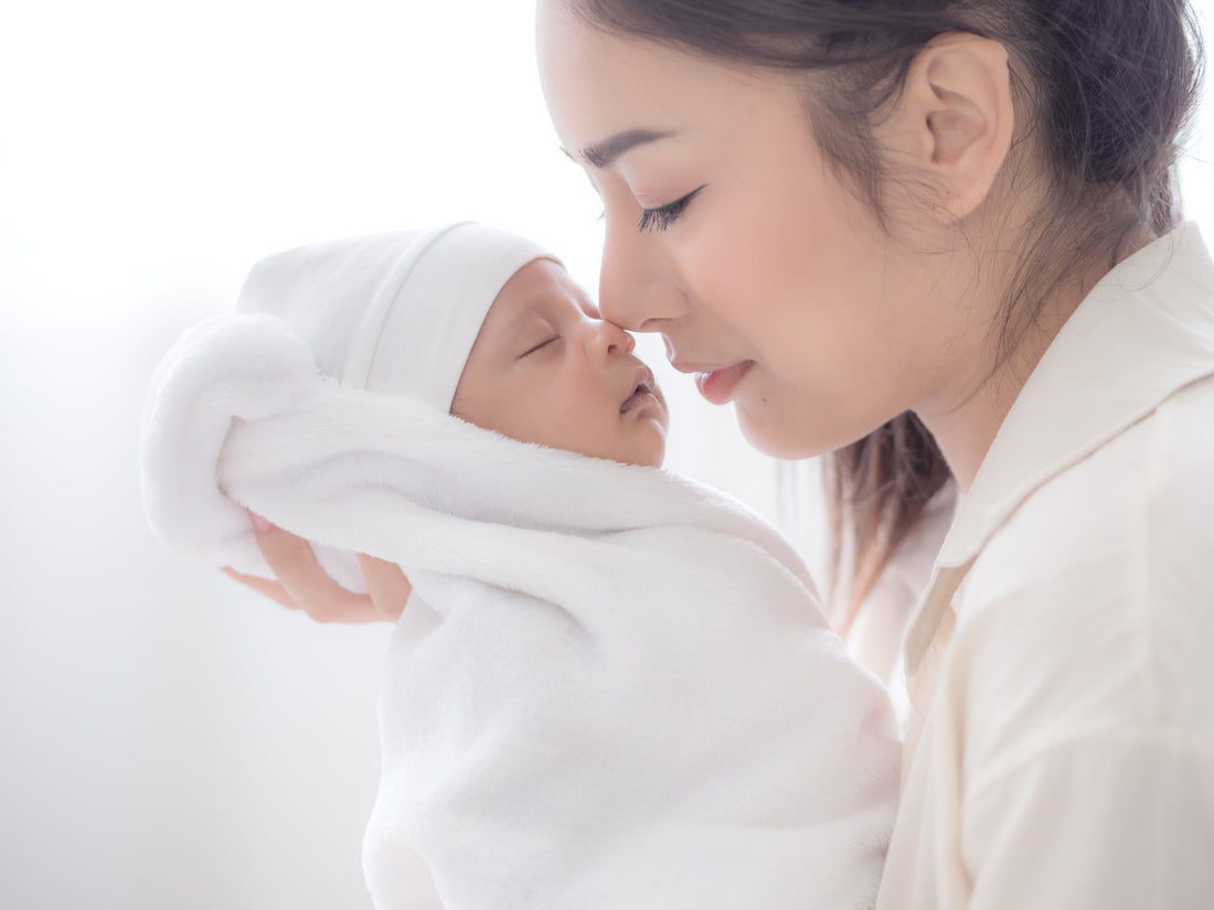 Newborn Baby Milestones: Your Complete Guide to the First Month