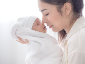 Newborn Baby Milestones: Your Complete Guide to the First Month