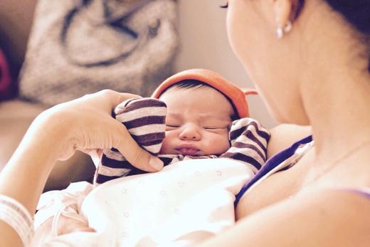 Newborn Hiccup Guide: Ways of Preventing & Relieving Your Baby's Hiccups